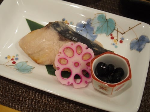 B食：ぶりの塩麹漬け焼き