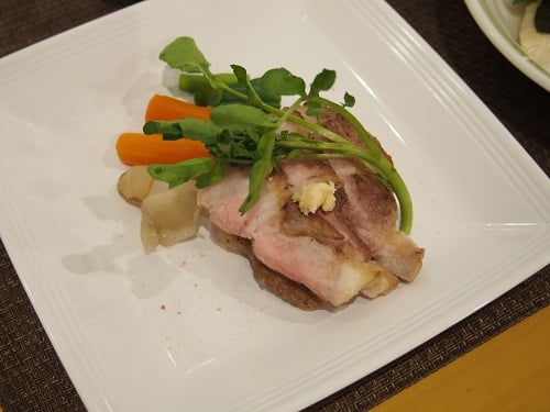 A食：湘南ポークの岩塩焼き ～西洋わさび添え～