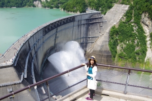 2017年の夏に訪れた富山県の黒部ダム。